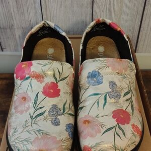 Glolily Women's Clogs/Mules Size 6